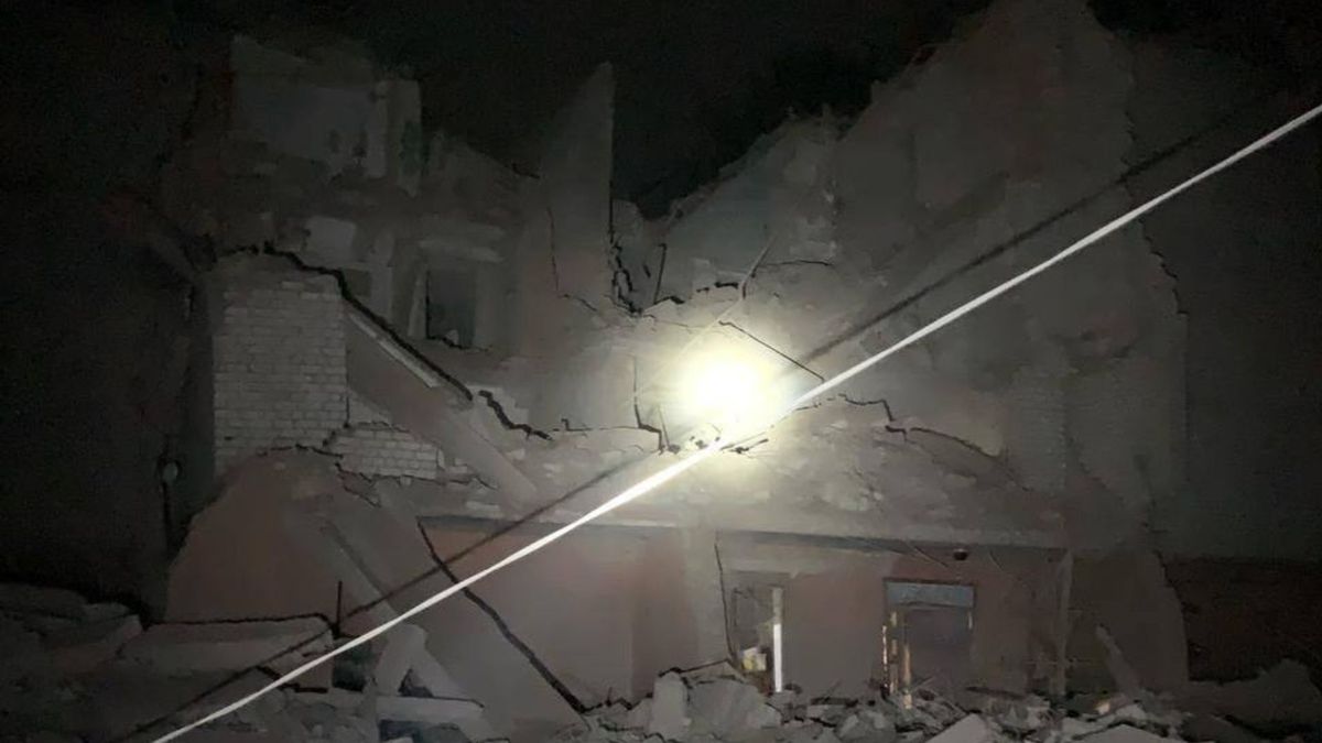 Росіяни балістичною ракетою знищили недіючу базу відпочинку на Харківщині