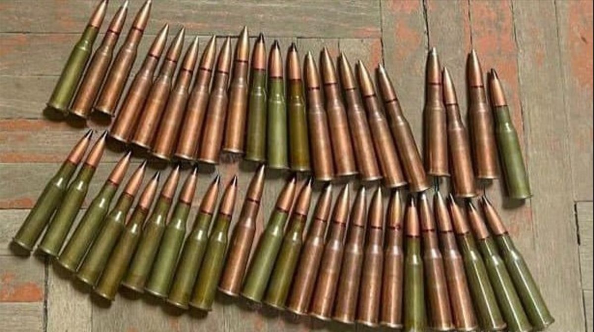 Закарпатець уник покарання за торгівлю зброєю та боєприпасами
