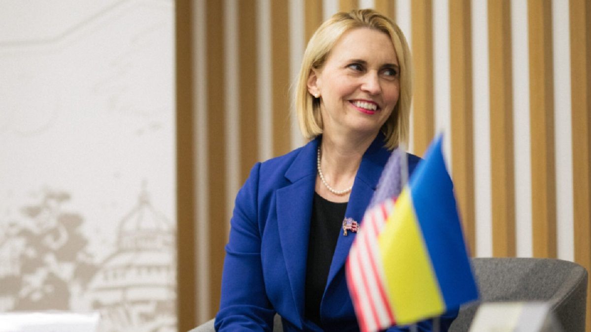 Бріджит Брінк подала заяву про звільнення з посади посла США в Україні