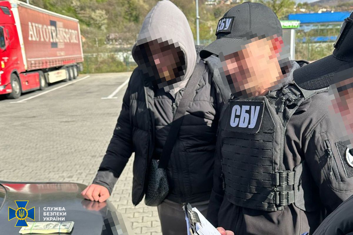 Представника відомої антикорупційної ГО зі Львова затримали за переправлення ухилянтів