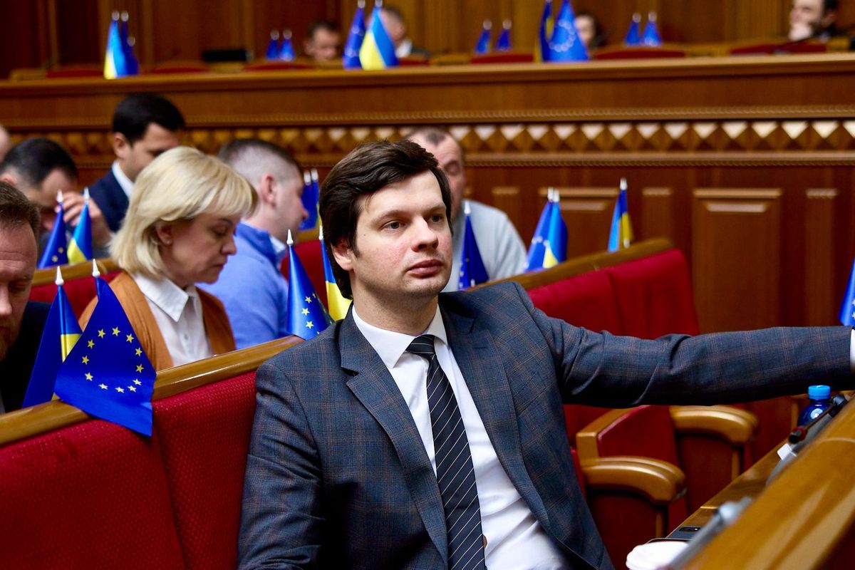 Нардеп із Закарпаття Анатолій Костюх задекларував новий кросовер за 2 млн грн