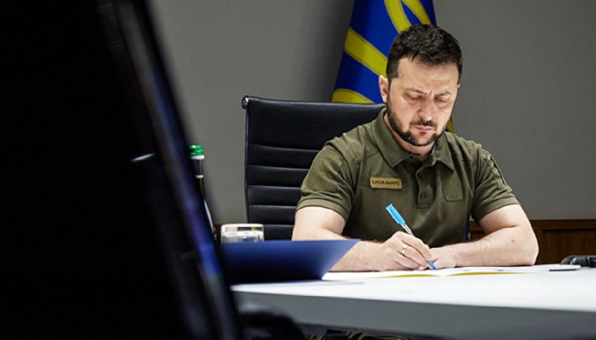 Президент ввів у дію санкції проти Арбузова, Клюєва та Поліщука