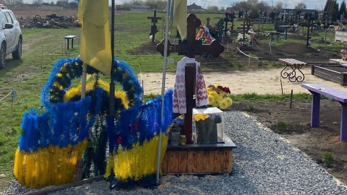 На Харківщині викрали дрон з могили загиблого військового