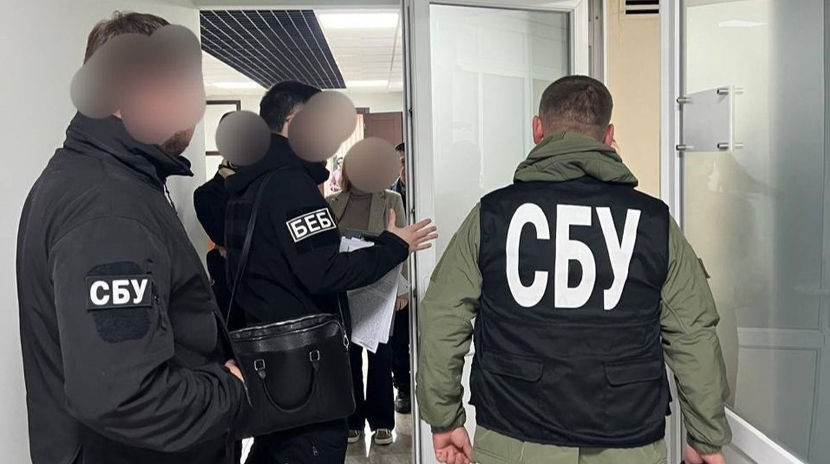 БЕБ провело обшуки в Ужгородській міській раді
