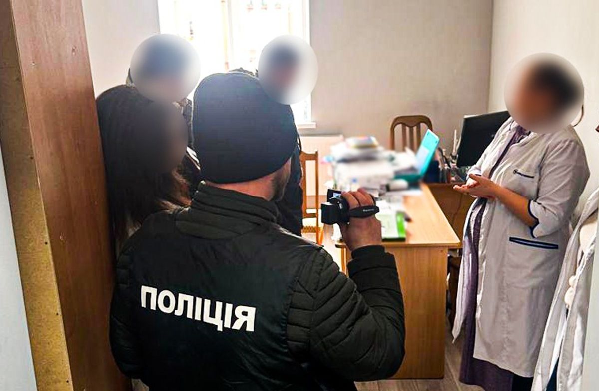 Депутатка міськради на Буковині брала хабарі за відстрочку для ухилянтів