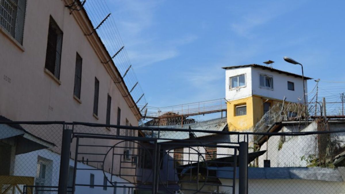 У Львові в'язень викрадав дані чужих карток й замовляв доставку з «Сільпо»