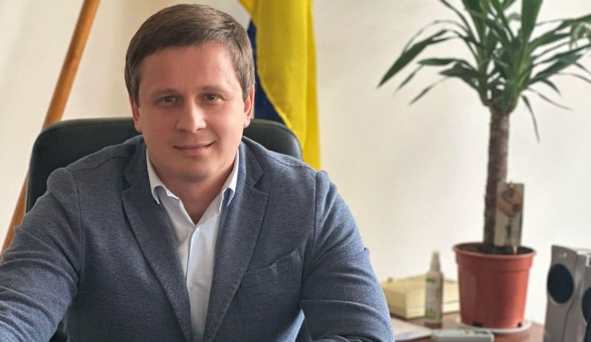 Голова Золочівської райради декларує 2 млн грн сімейних доходів та Cartier дружини