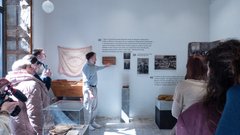 Історичні розписи, сецесійний фриз і радянські двері