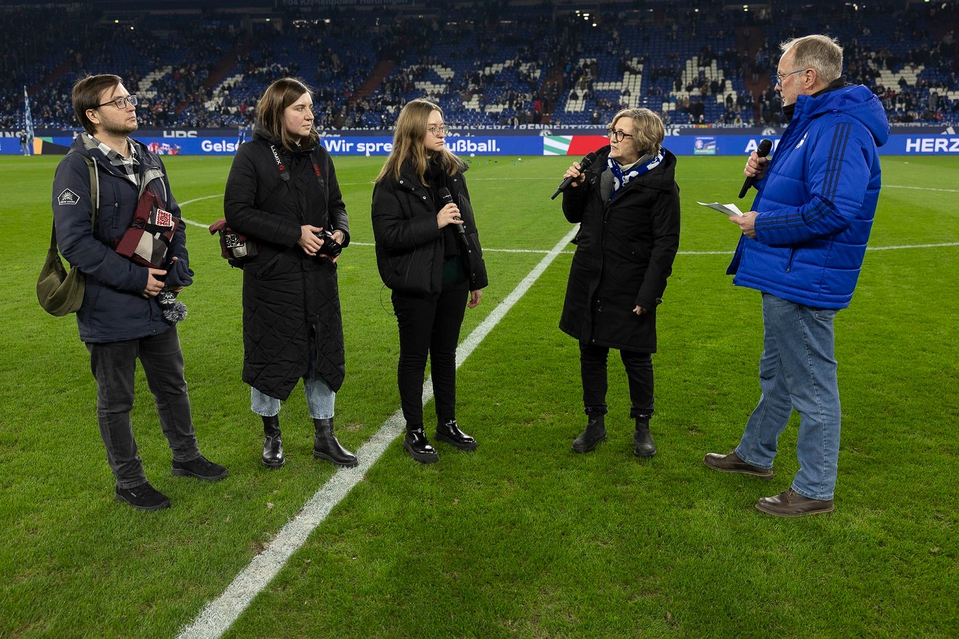 Виступ на футбольному стадіоні в Ґельзенкірхені. Фото Gerd Kaemper S04 (Schalke)