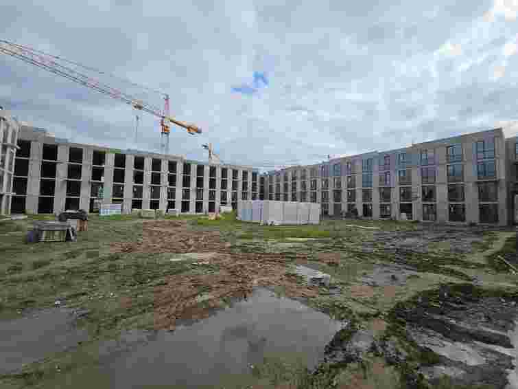 Мешканці села біля Львова звинуватили забудовника в намірі вивести каналізацію в річку