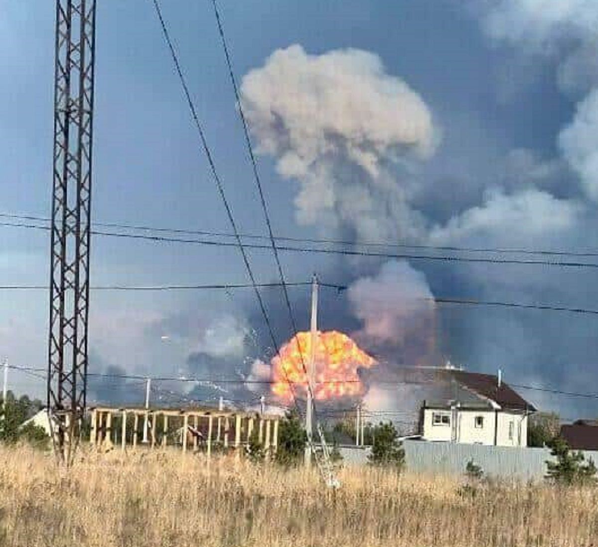 На одному з найбільших російських складів боєприпасів пролунали вибухи