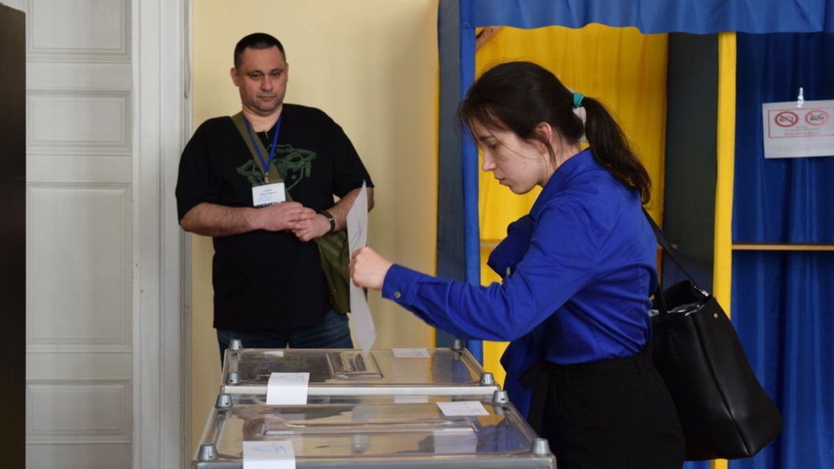 Стали відомі результати першого туру виборів ректора Львівського національного університету