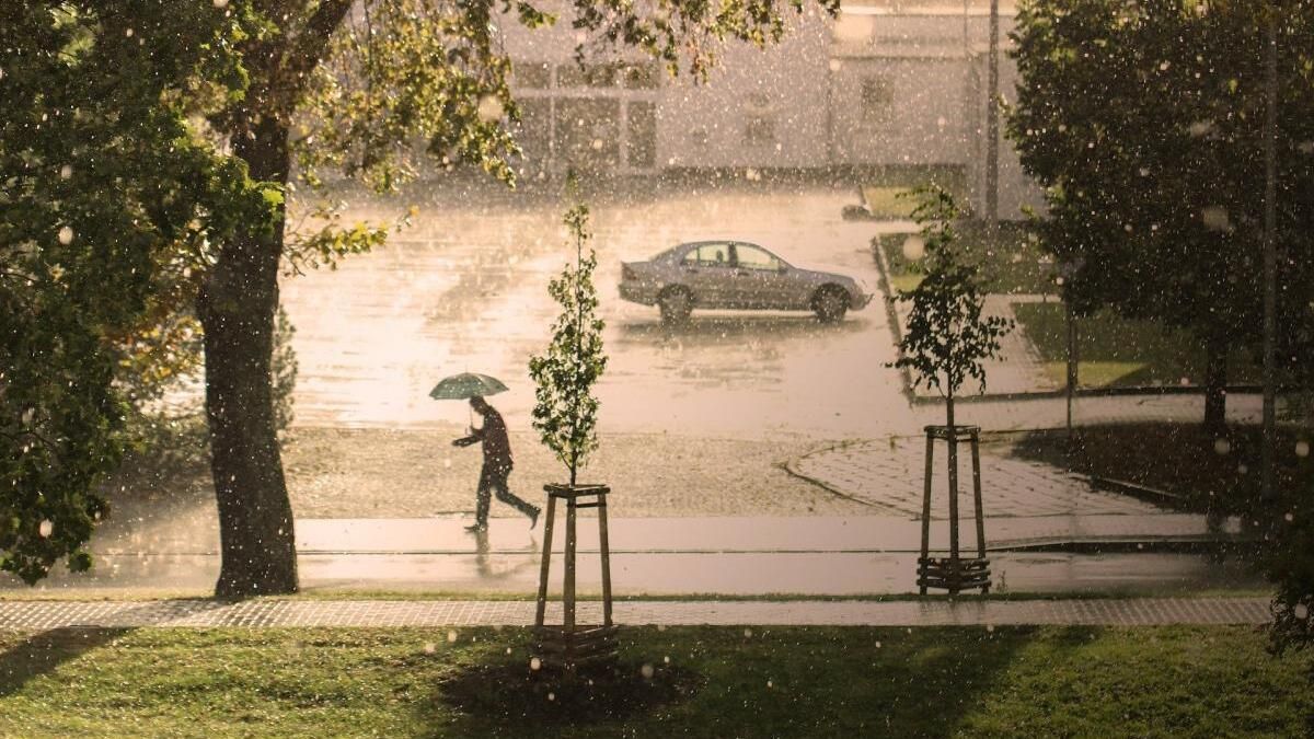 Синоптики попередили львів’ян про грози з градом і посилення вітру