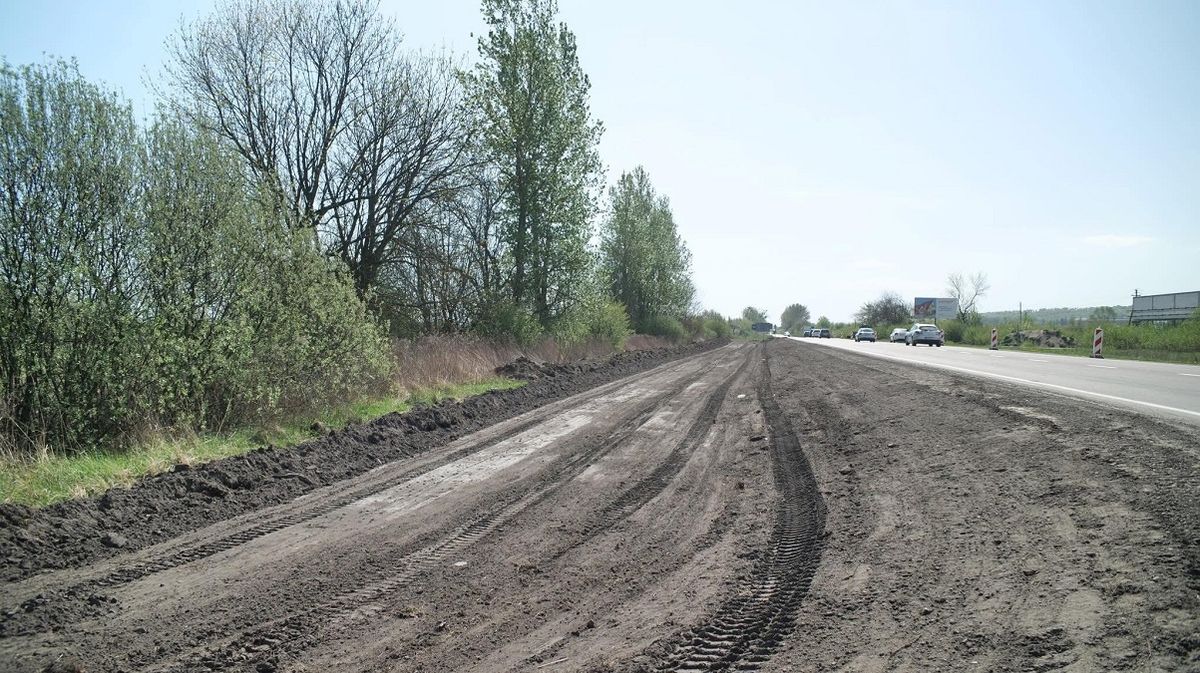 На Львівщині почали капітальний ремонт понад 33 км траси Львів – Рава-Руська