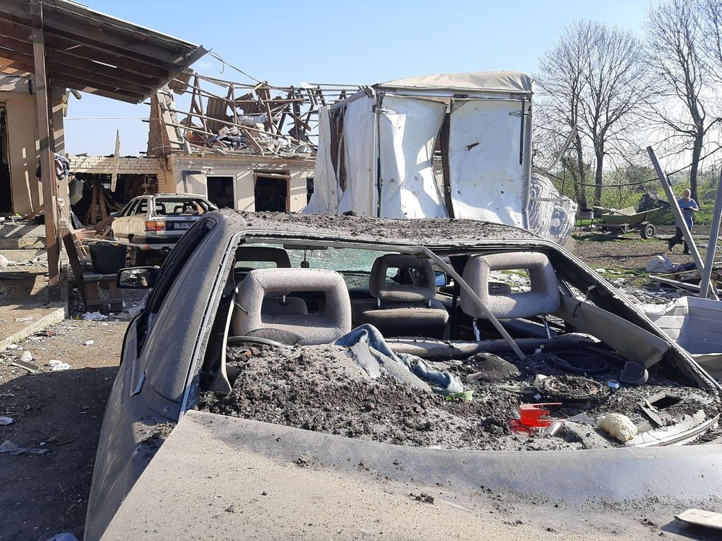 Наслідки російської атаки у селі Волиця Хмельницької громади (фото Суспільного)
