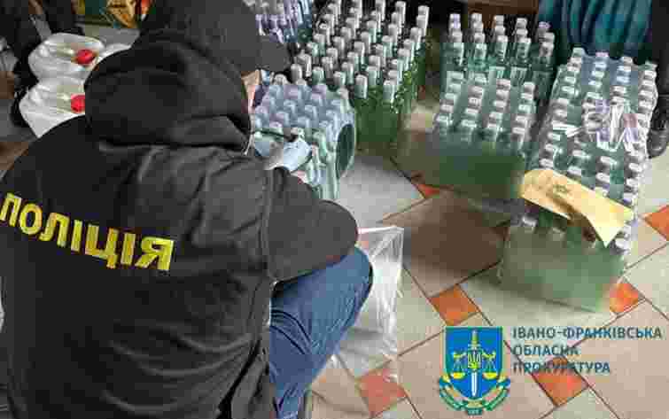 На Прикарпатті викрили масштабну схему продажу підробленої горілки