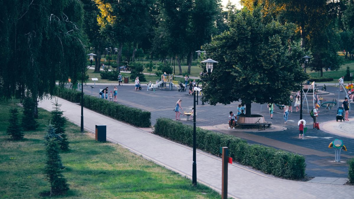 Чи будуть додаткові вихідні на 1 травня: скільки відпочиватимуть українці 
