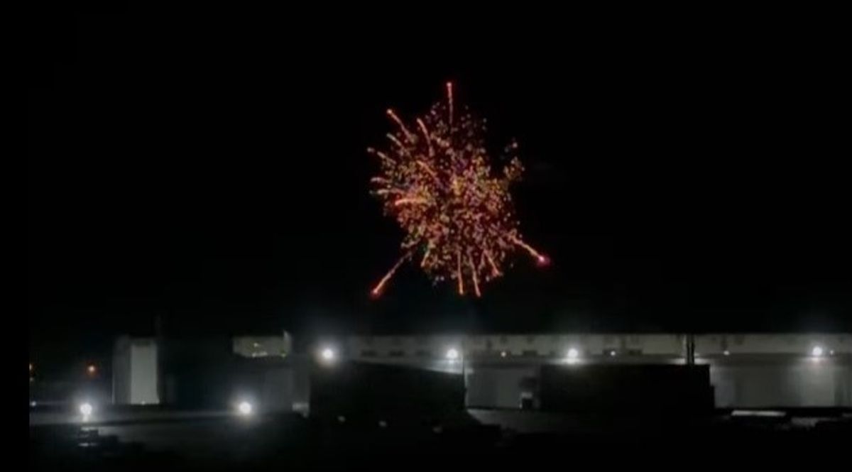 Поліція розшукала закарпатця, який запускав феєрверки у ромському таборі