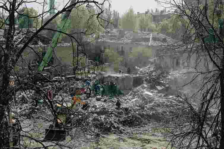 Україна виявила понад сотню іноземних компонентів в ракеті, яка атакувала будинок у Києві