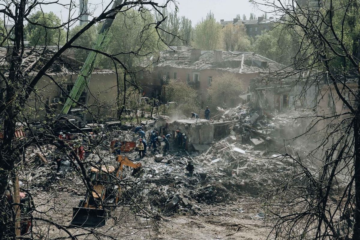 Україна виявила понад сотню іноземних компонентів в ракеті, яка атакувала будинок у Києві
