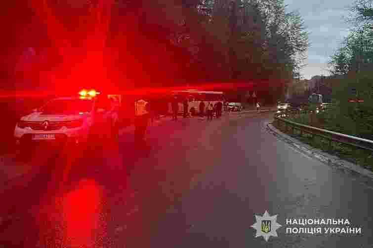 У ДТП з вантажівкою поблизу Борислава загинула 12-річна пасажирка автобуса 