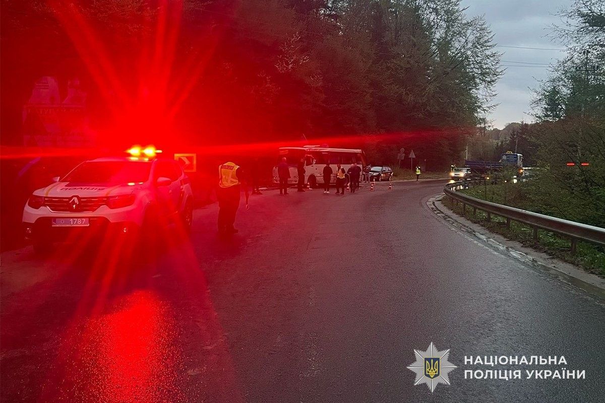 У ДТП з вантажівкою поблизу Борислава загинула 12-річна пасажирка автобуса 