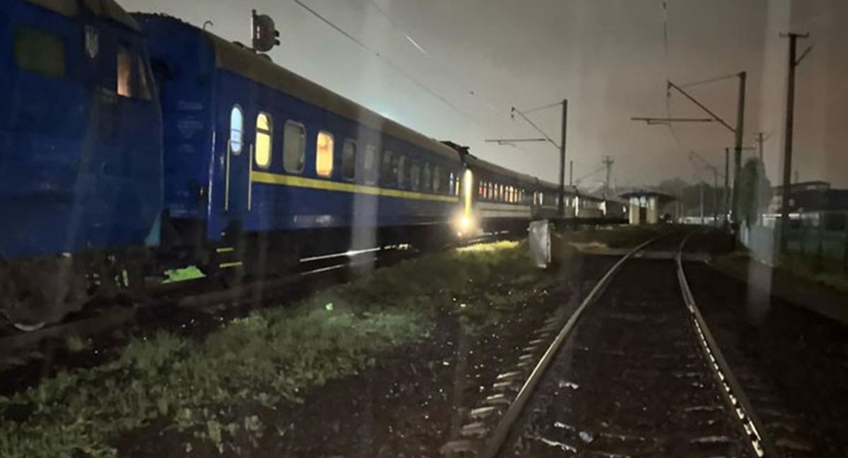 У Львові пасажирський поїзд на смерть збив 52-річного чоловіка