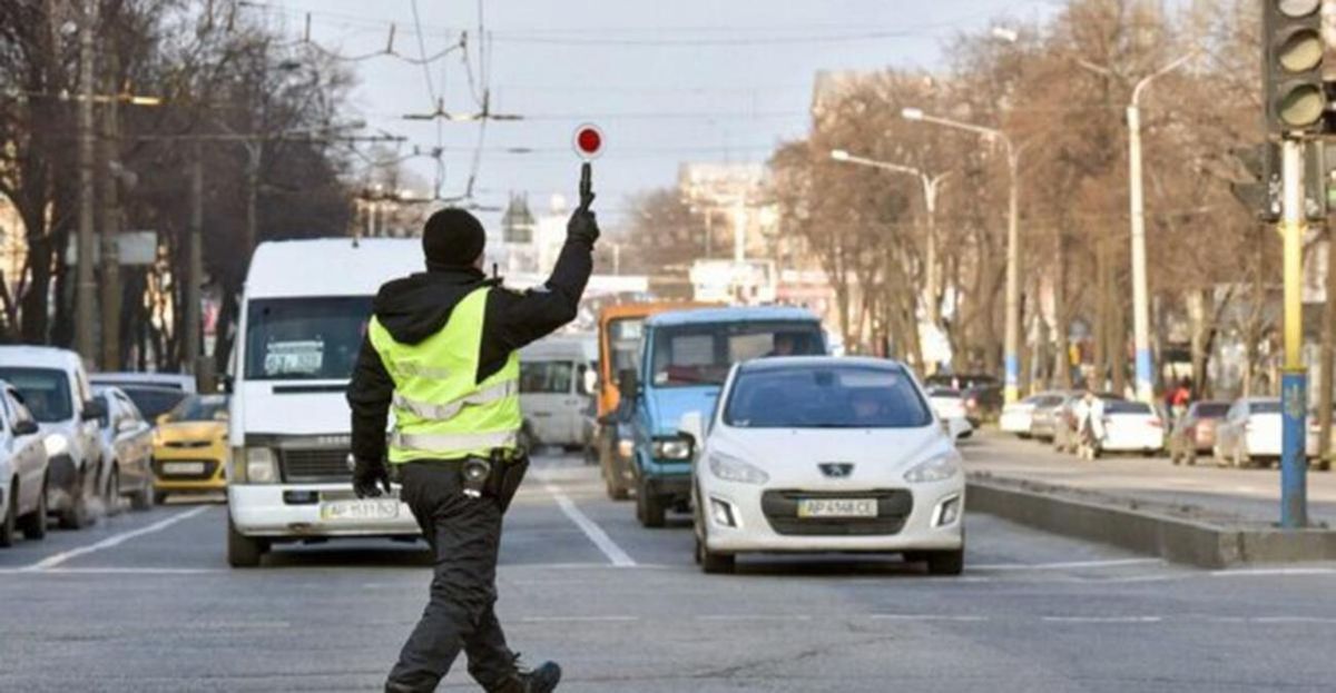 На Хмельниччині транспорт зупинятиметься щодня під час хвилини мовчання