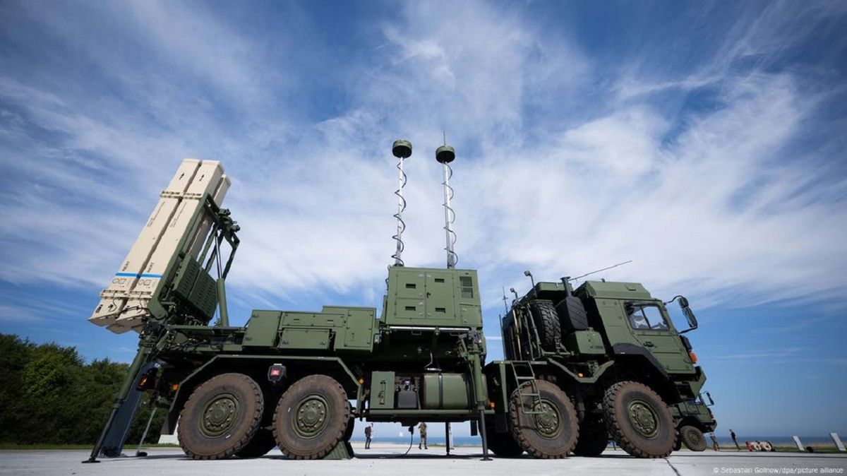 Понад 100 країн збільшили військові витрати і встановили новий світовий рекорд
