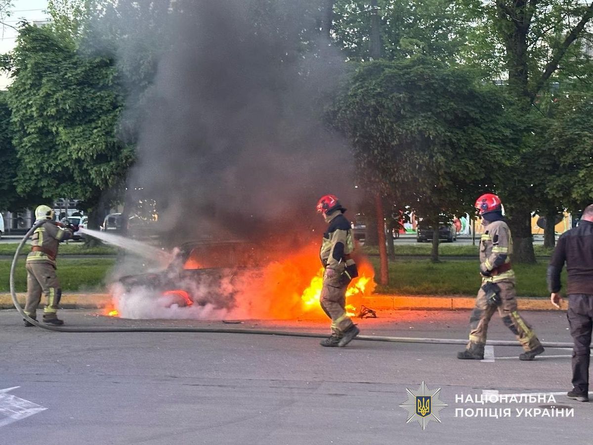 В Ужгороді четверо дітей спалили автомобіль