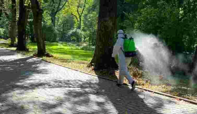 Міськрада закликає львів’ян не відвідувати парки через обробку від кліщів