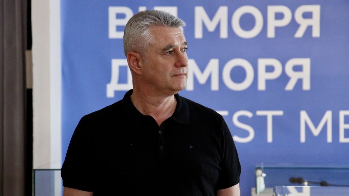 Під час обшуків у головного прокурора Закарпаття вилучили телефон та готівку