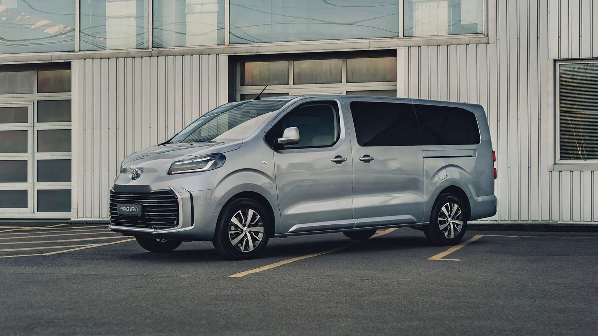 Львівська облрада купила мінівен Toyota 2025 року випуску за 2,6 млн грн