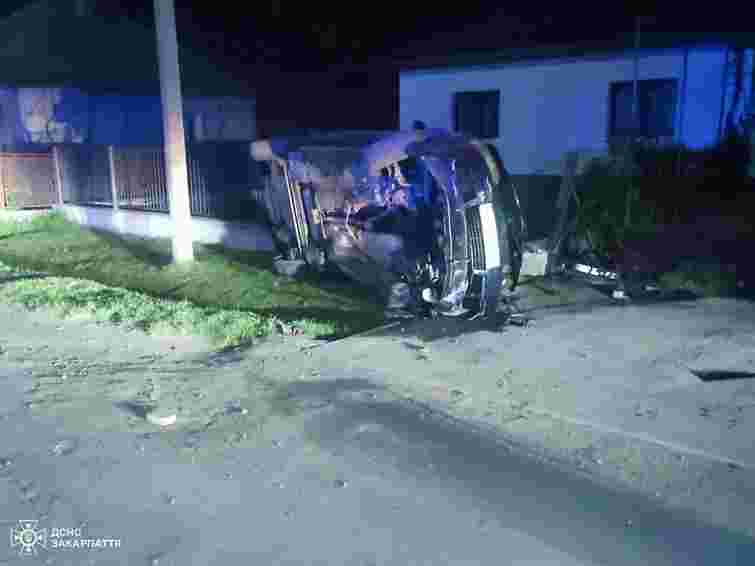 На Закарпатті внаслідок перекидання Audi загинув 36-річний водій