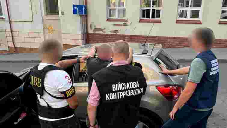 У Тернополі затримали працівника ТЦК за хабар 5 тис. доларів від ухилянта