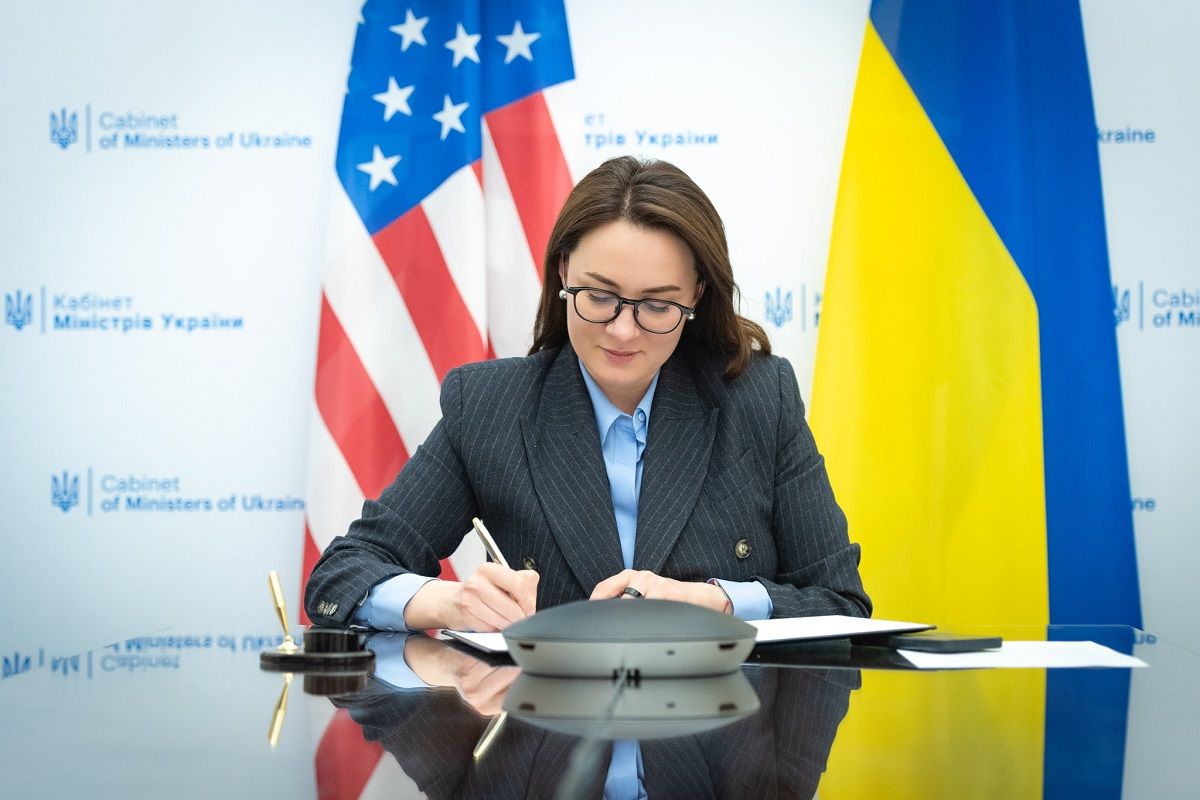 Україна та США підписали угоду про рідкісноземельні метали