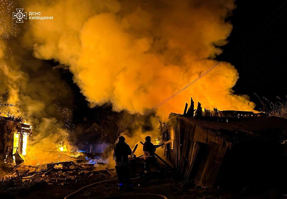 Під час нічної атаки на Київ російські дрони розкидали відтерміновані касетні снаряди