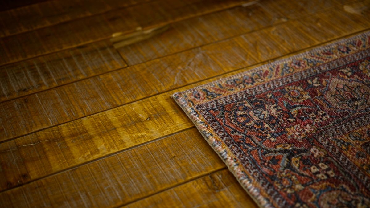 Як розправити кути килима: прості способи розв'язання проблеми 
