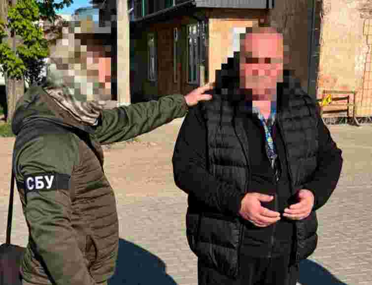 На Рівненщині ексвійськком за хабарі допомагав оформити інвалідність та відстрочки