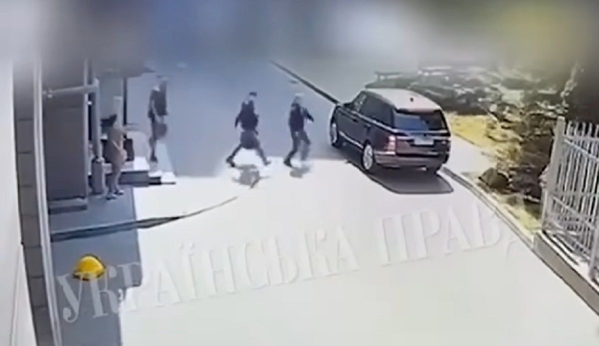 Журналісти показали відео замаху на Сергія Стерненка 