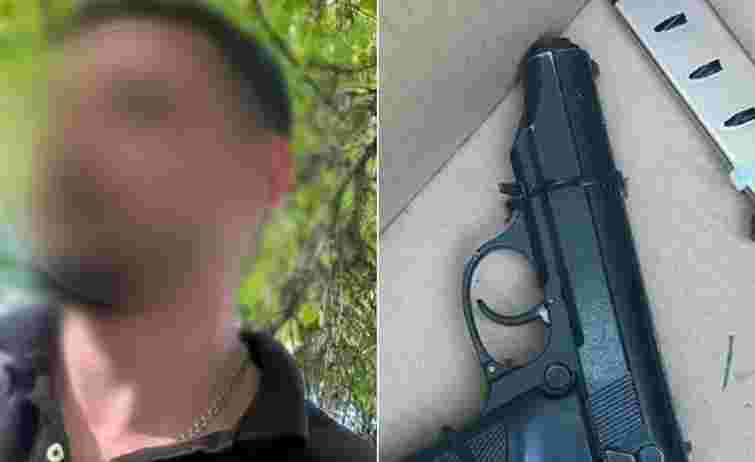 У Львові 30-річний нападник з пістолетом напав на кур'єра служби доставки