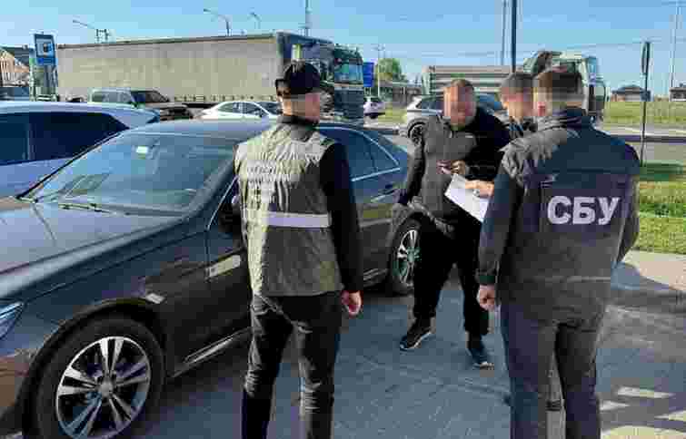 Контрабандисти  з Львівщини ввезли на продаж 30 авто під виглядом допомоги ЗСУ