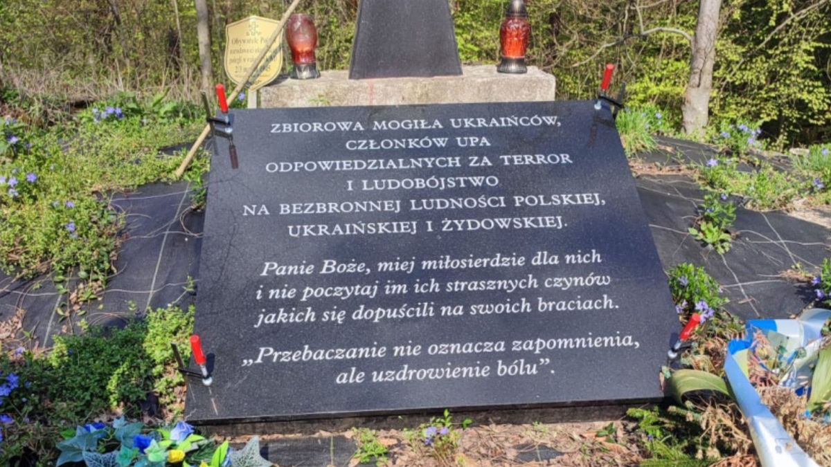 У Польщі з могили воїнів УПА демонтували провокативну таблицю