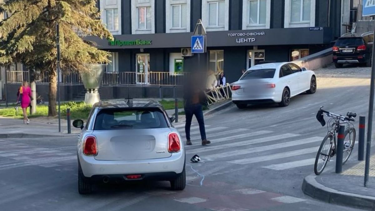 Водійка Mini Cooper збила 15-річного велосипедиста у Львові