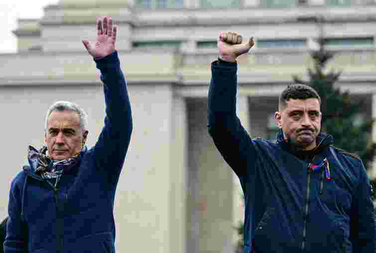 У першому турі виборів президента в Румунії лідирує політик, якому заборонили в'їзд в Україну