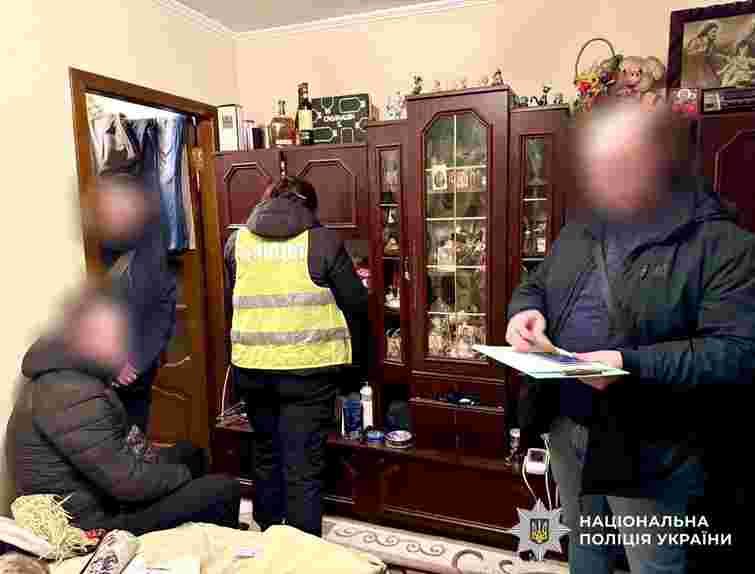 За незаконне вивезення синів з України двом прикарпаткам загрожує до 5 років ув’язнення