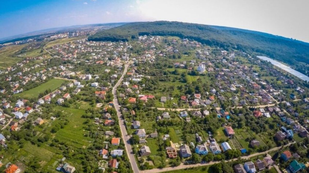 Мешканці Лисиничів вимагають у забудовника нову школу і садок