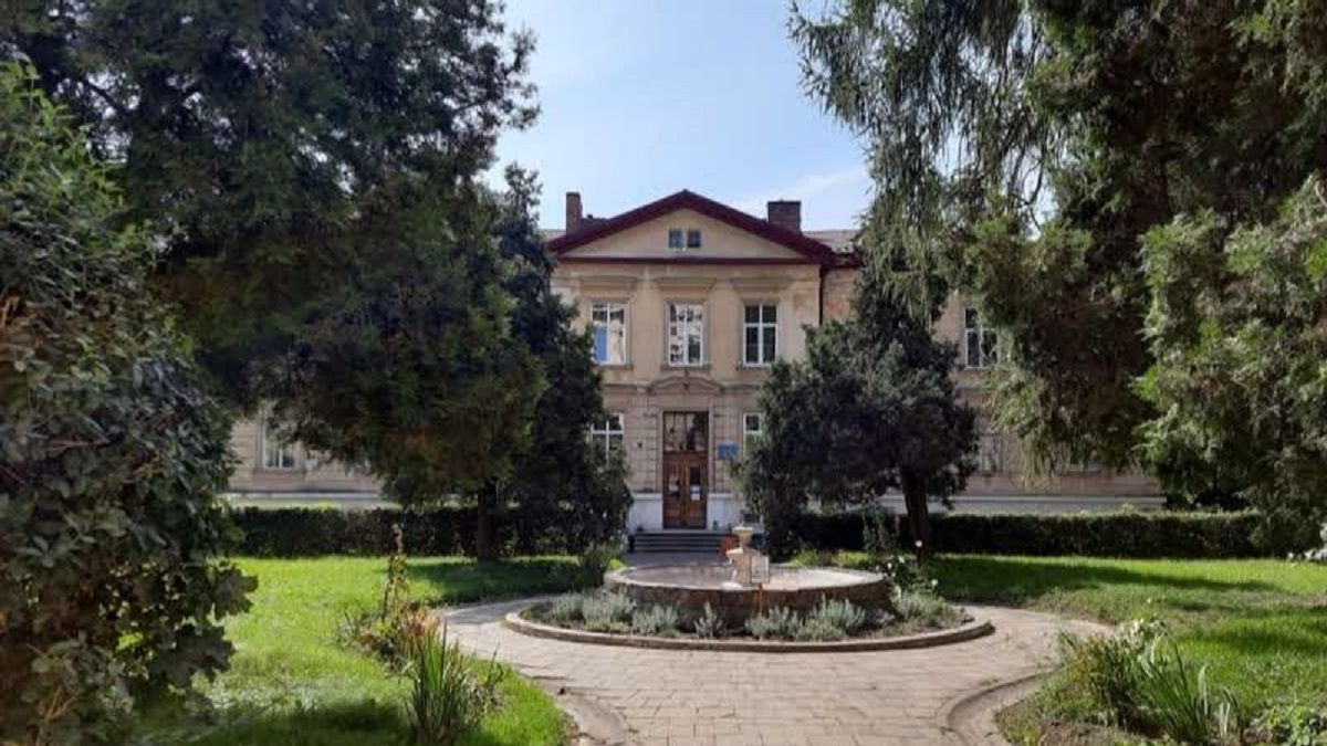 Як пацієнти лікарні Кульпаркова заспокоювали душевний стан працею на городі
