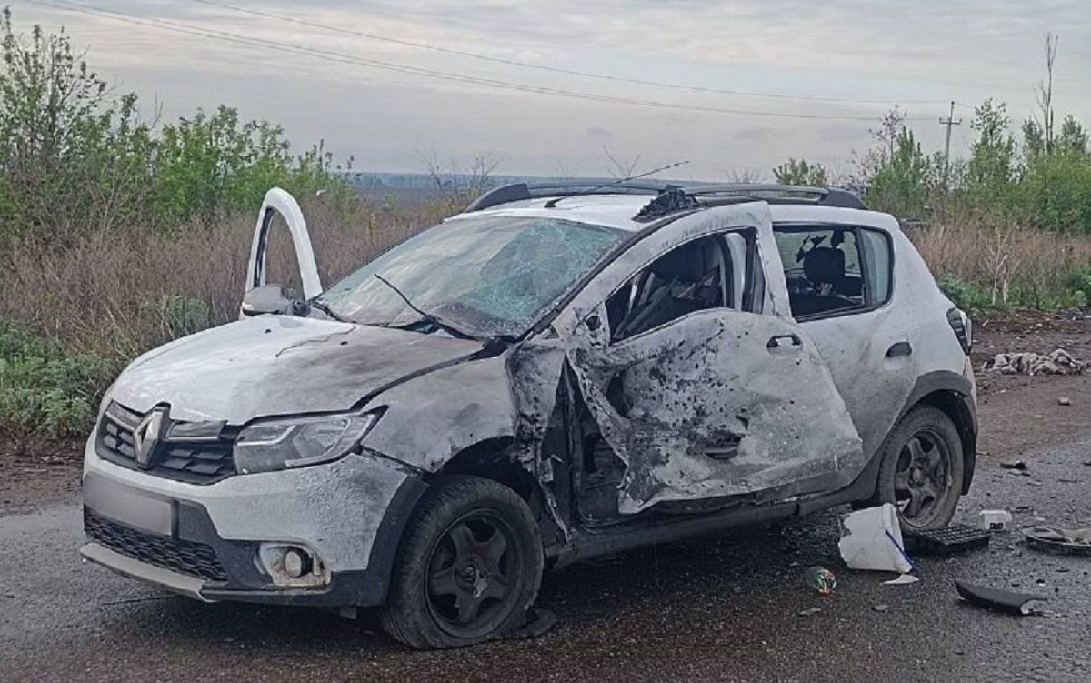 Під Харковом російський дрон атакував цивільне авто, троє поранених  
