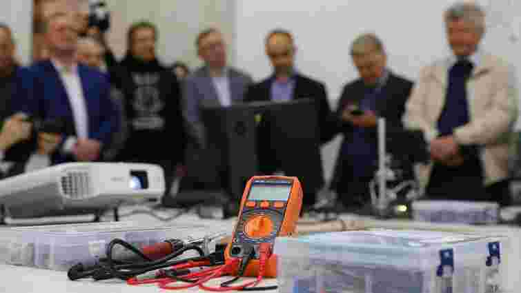 У Львові за 3 млн грн облаштували інженерно-фізичну лабораторію для студентів і школярів